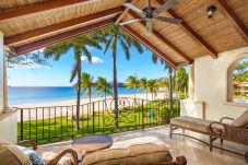 Villa in Playa Flamingo - Luxurious Beachfront Villa