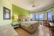 Villa in Potrero - Ocean View Villa - Infinity Pool & Near Beaches